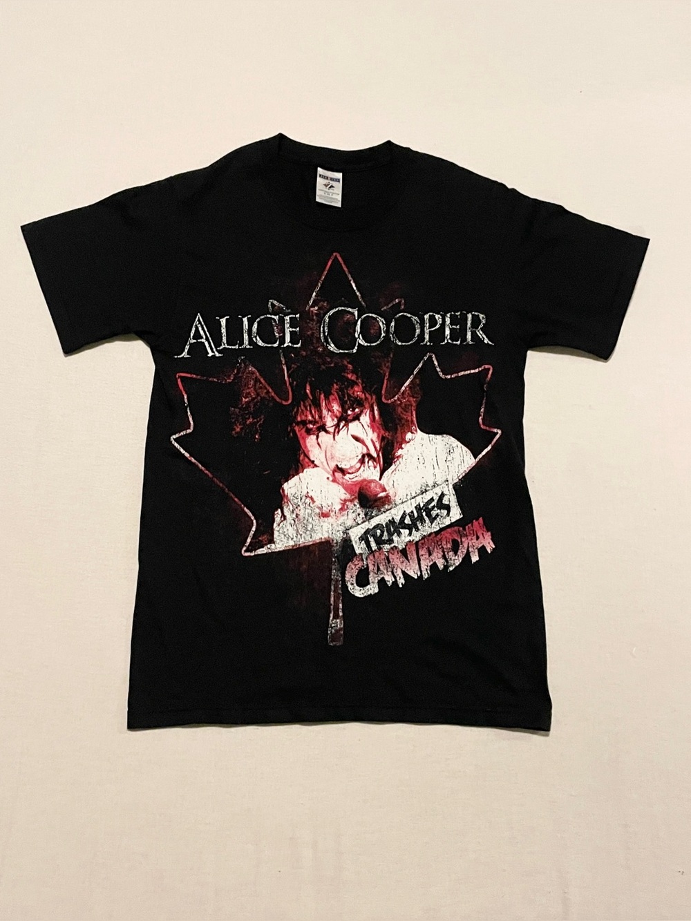 Y2K Vintage Alice Cooper Trashes Canada T-Shirt 2000s Mens Small